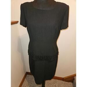 Vintage 90s Donna Morgan Petites  Dress with beading the waist - size 8 petite